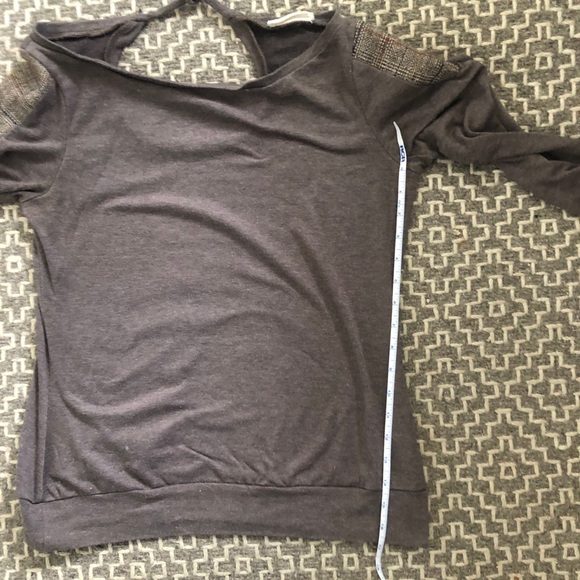 Cosy sweater with tweed shoulder patches - Picture 9 of 10